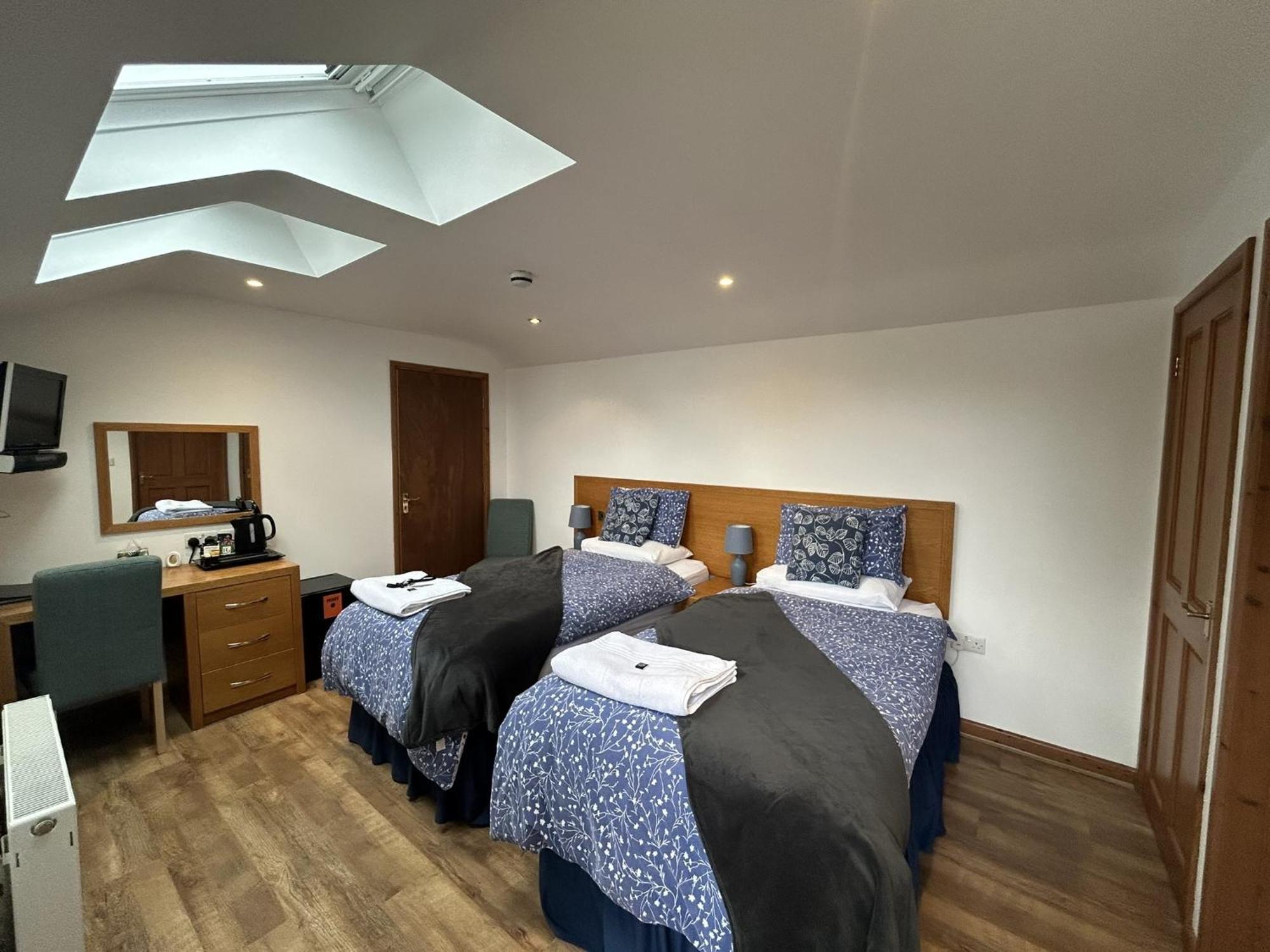 Hotel The Golden Fleece Chard Exteriér fotografie